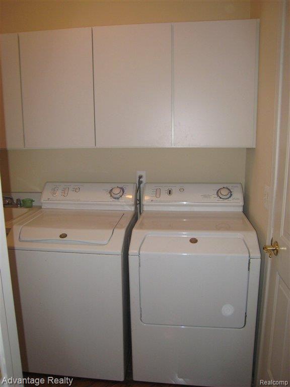 1935 River Road, Unit 28 St. Clair, MI 48079 - Photo 24 of 25 Laundry room