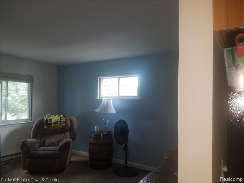 10252 Byron Road Howell, MI 48855 - Photo 11 of 15 20170715_121627.jpg