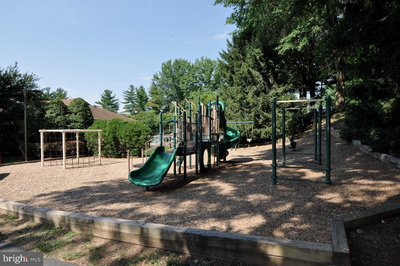 7523 Heatherton Lane Potomac, MD 20854 - Photo 20 of 23