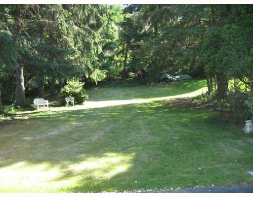 938 Segar Road Mt. Lebanon, PA 15243 - Photo 14 of 16 Yard/Garden. Enjoy the beautiful tree lined level yard. Summer is around the corner and this will be great for bar-b-ques and parties.