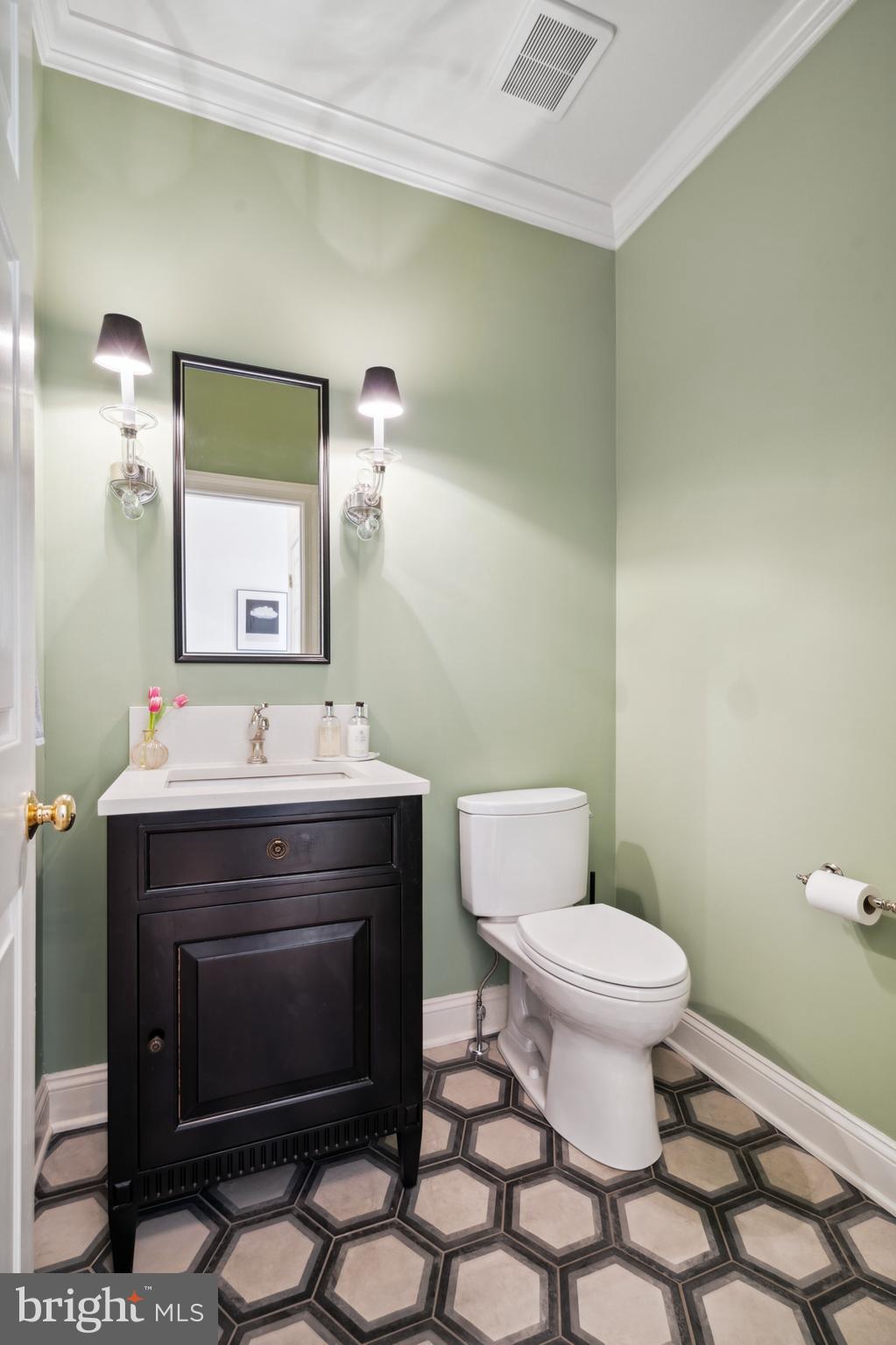 8 Paul Road Wayne, PA 19087 - Photo 31 of 64 Powder room