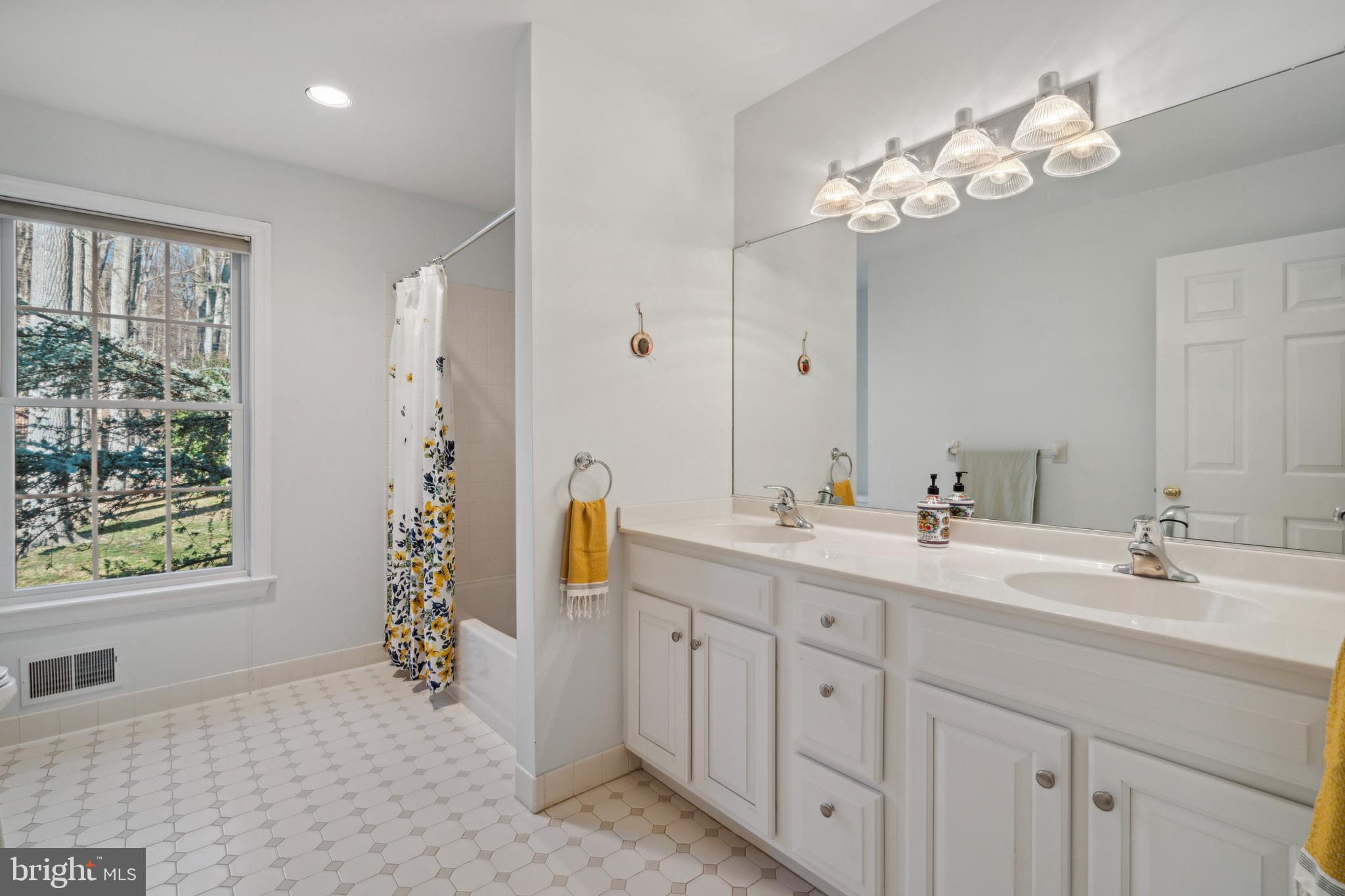 8 Paul Road Wayne, PA 19087 - Photo 47 of 64 Full Hall Bath