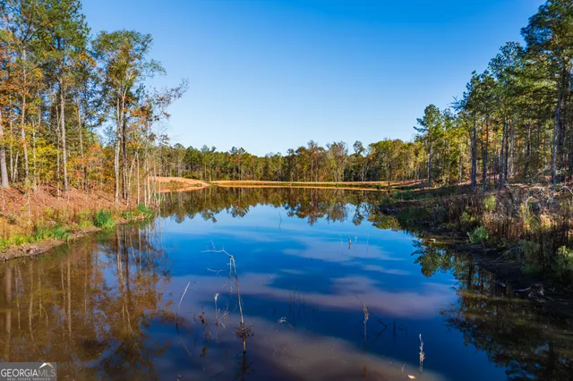 a view of a lake with houses