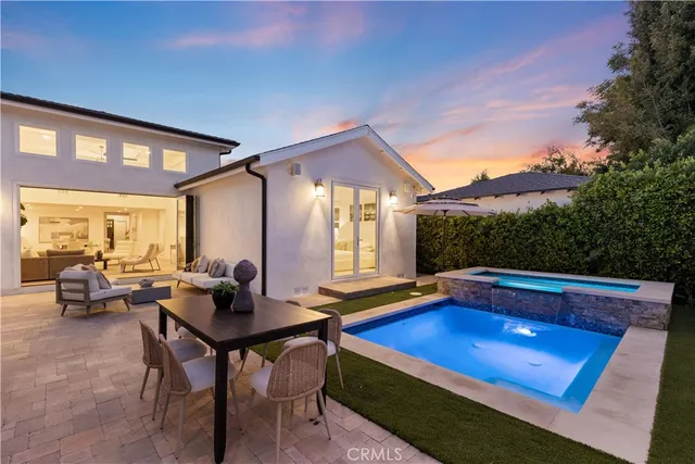 a view of a outdoor space with lounge chair
