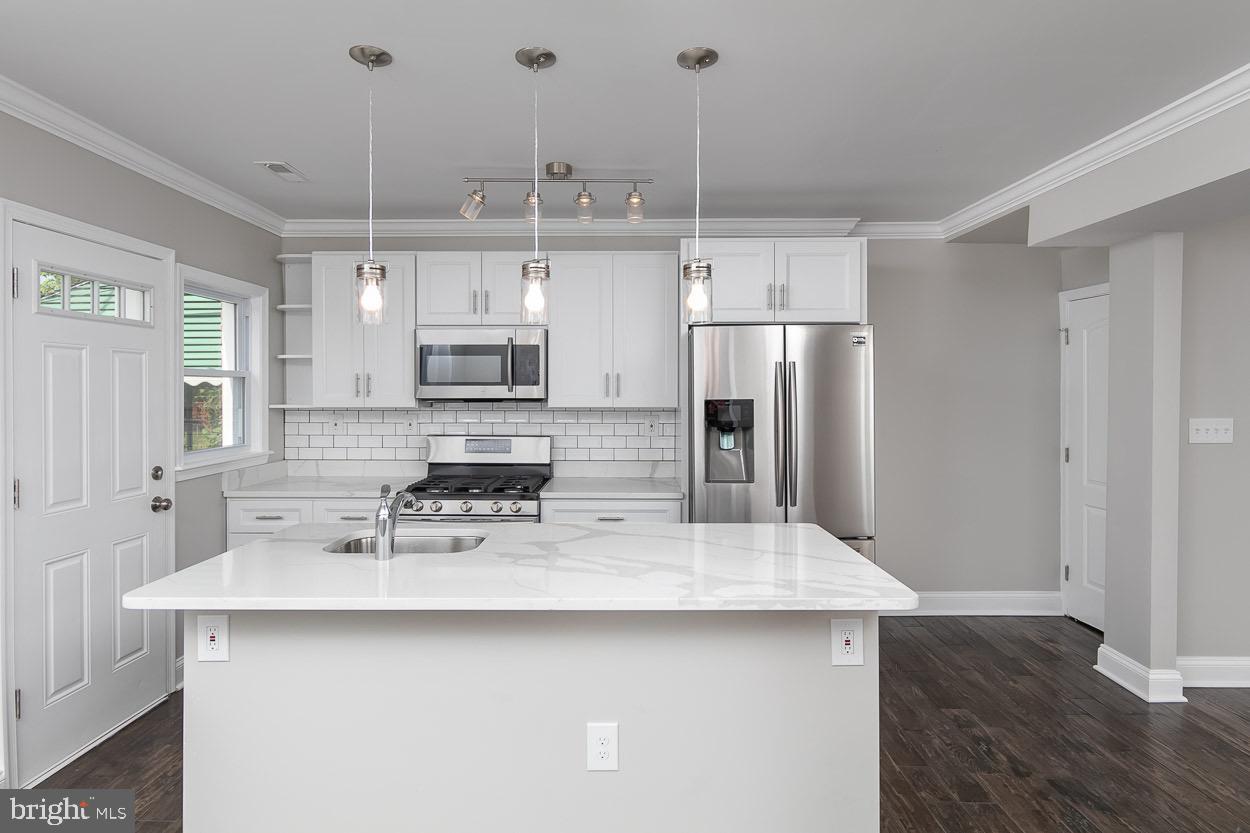 1439 Stonewood Road Baltimore, MD 21239 - Photo 1 of 22