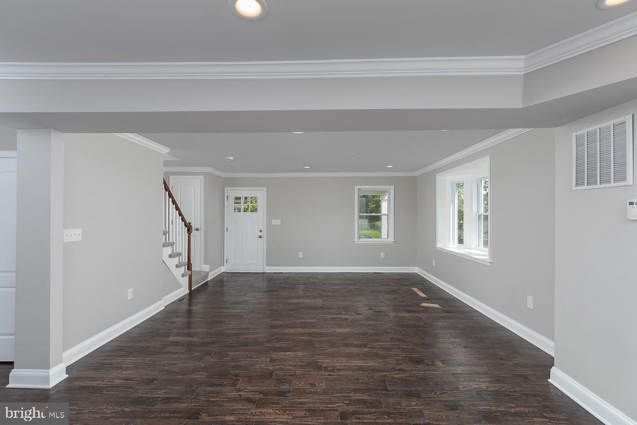 1439 Stonewood Road Baltimore, MD 21239 - Photo 5 of 22