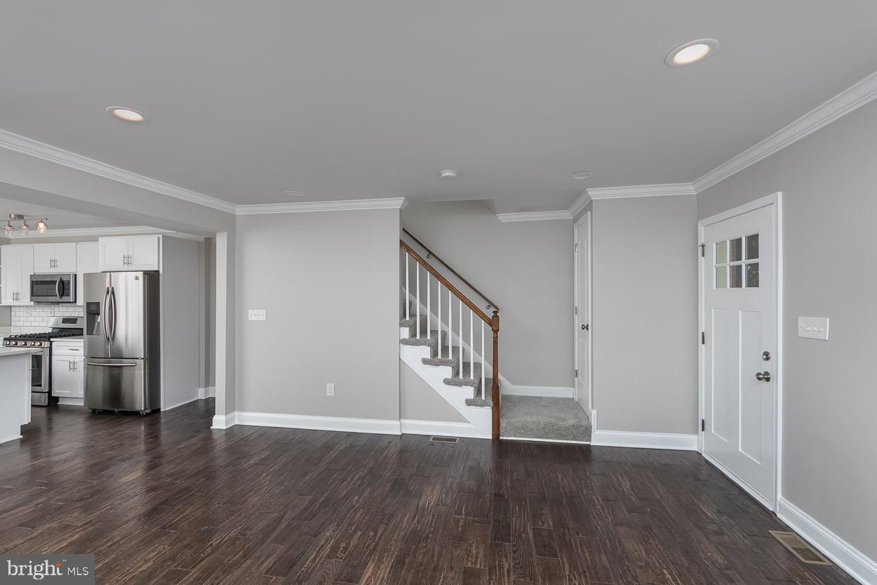 1439 Stonewood Road Baltimore, MD 21239 - Photo 6 of 22