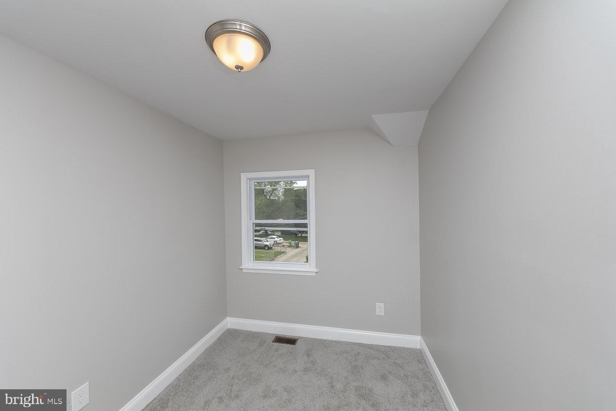 1439 Stonewood Road Baltimore, MD 21239 - Photo 10 of 22