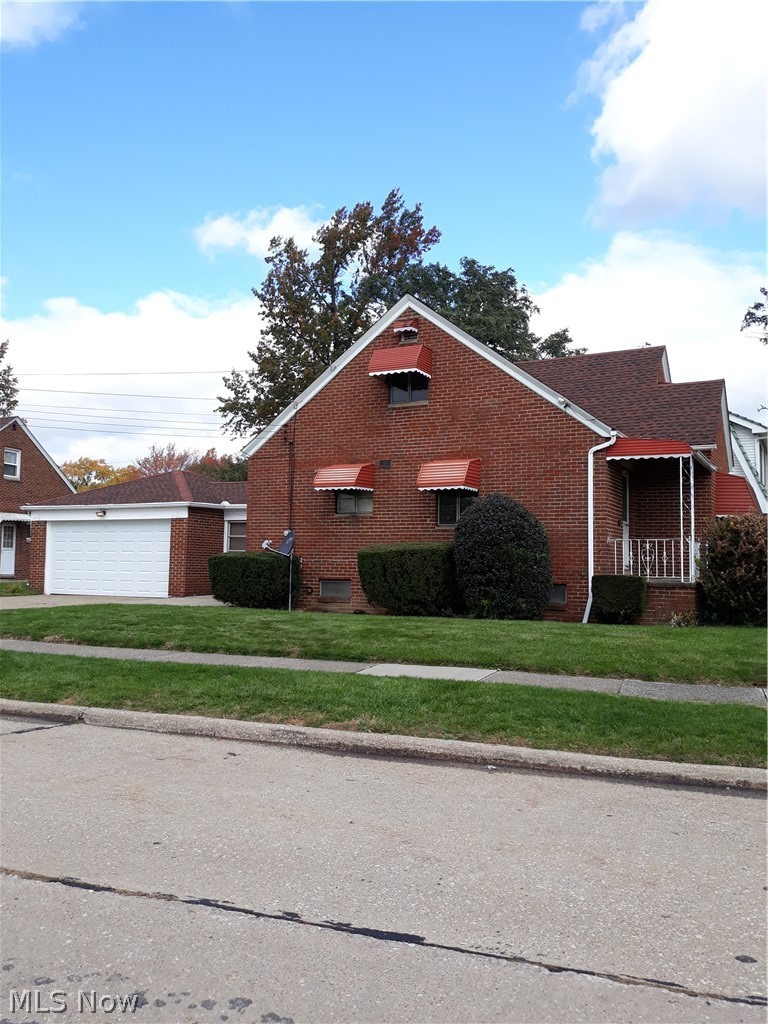6560 South Canterbury Road Parma, OH 44129 - Photo 2 of 17