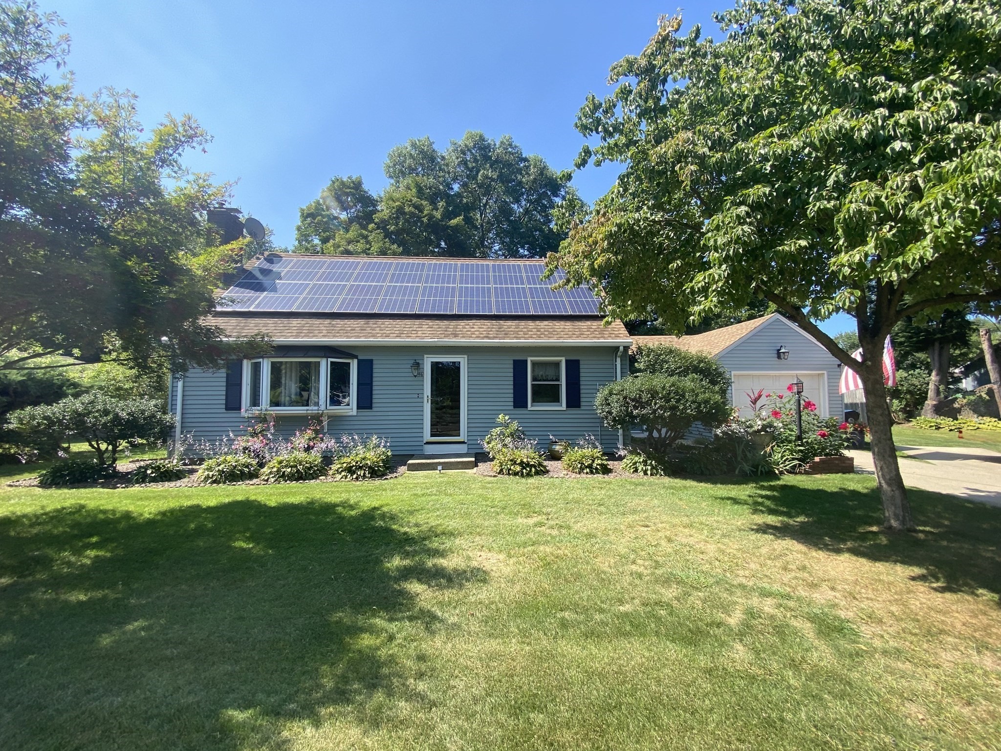 46 Country Road Agawam, MA 01001 - Photo 1 of 42 Gallery Image 1