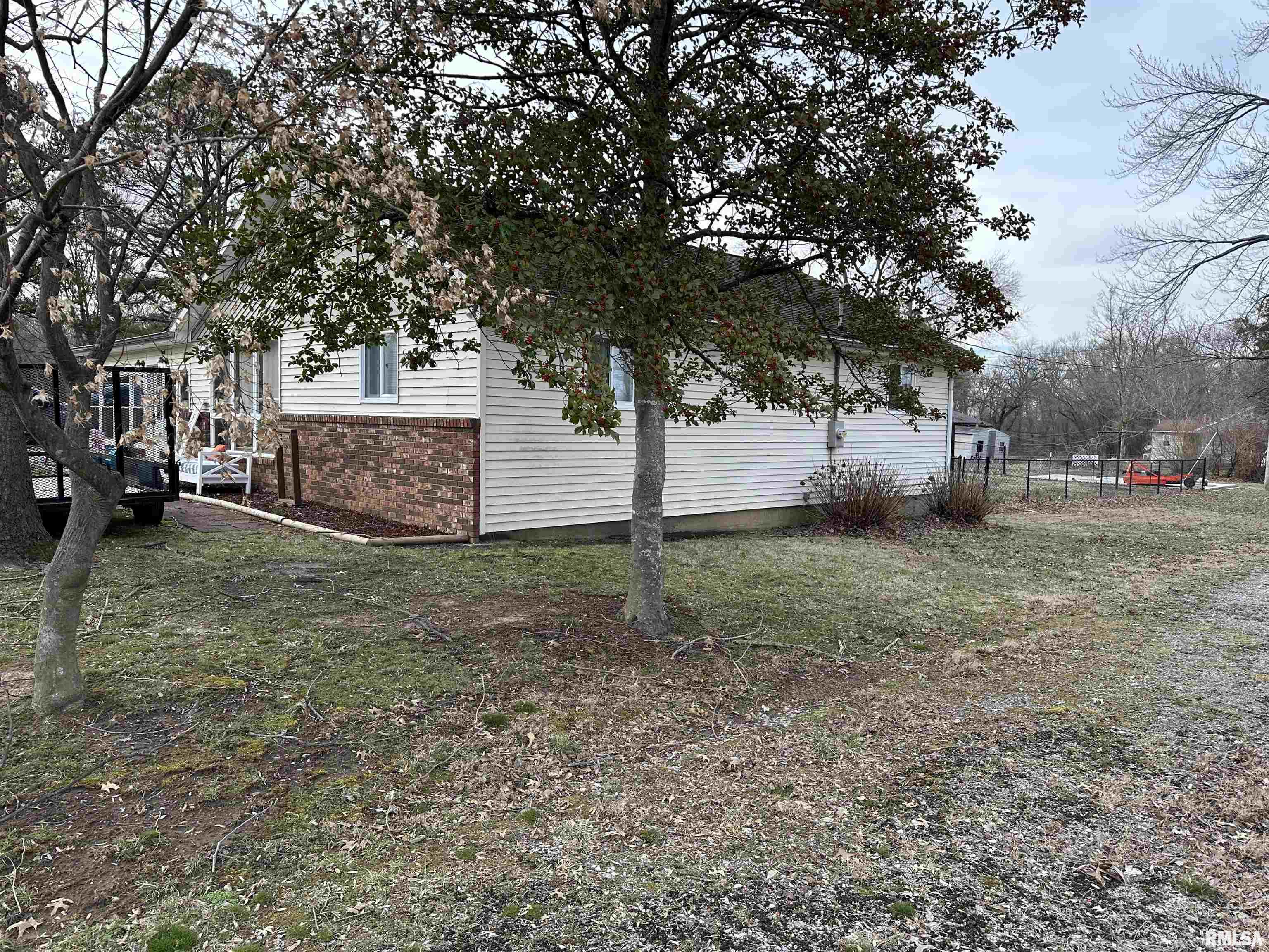 205 Benedict Street Valier, IL 62891 - Photo 4 of 32 Gallery Image 4