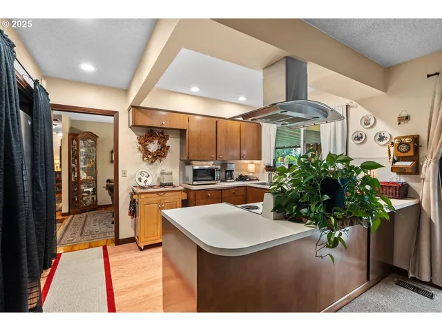 $649,000 | 4525 Northwest Columbia Avenue, Portland, OR 97229