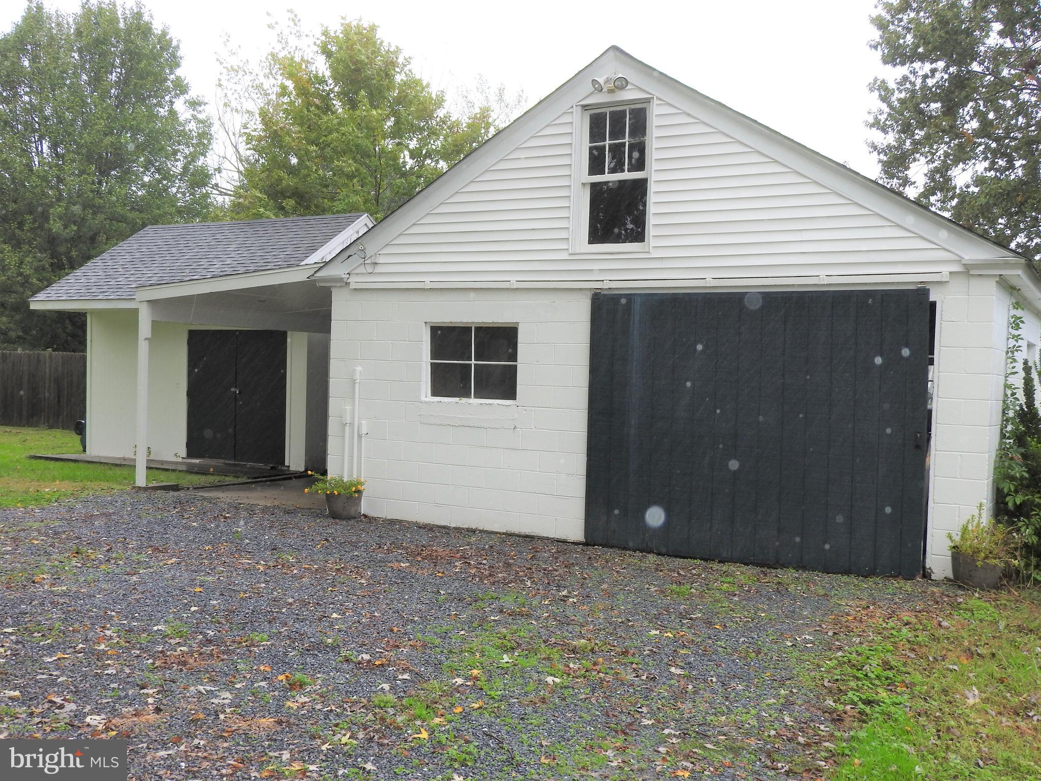 101 Sandy Hill Road Cambridge, MD 21613 - Photo 6 of 53 Oversized 1 car garage