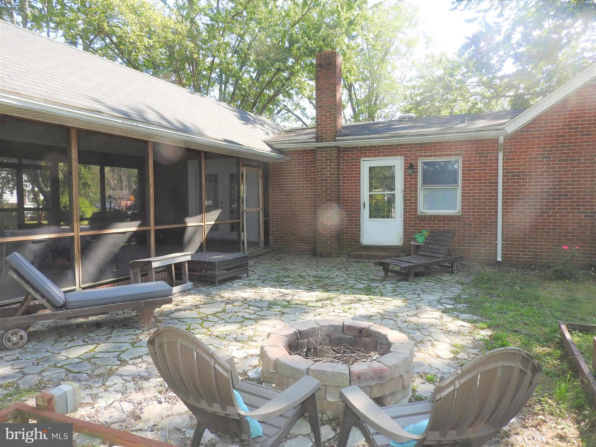 101 Sandy Hill Road Cambridge, MD 21613 - Photo 9 of 53 Cozy burn pit area