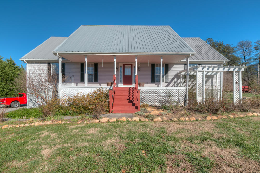 261 Spring Creek Road Delano, TN 37325 - Photo 2 of 40 IMG_5059HDR-2