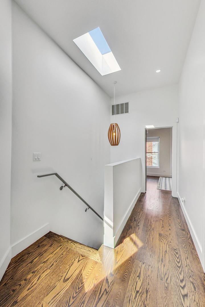 2445 West Rice Street Chicago, IL 60622 - Photo 16 of 46 a view of an empty room