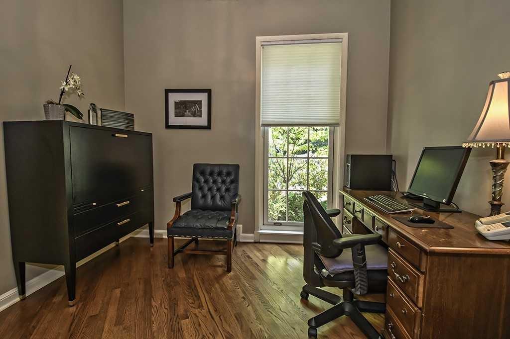 1094 Fox Chapel Road Pittsburgh, PA 15238 - Photo 9 of 25 Gallery Image 9