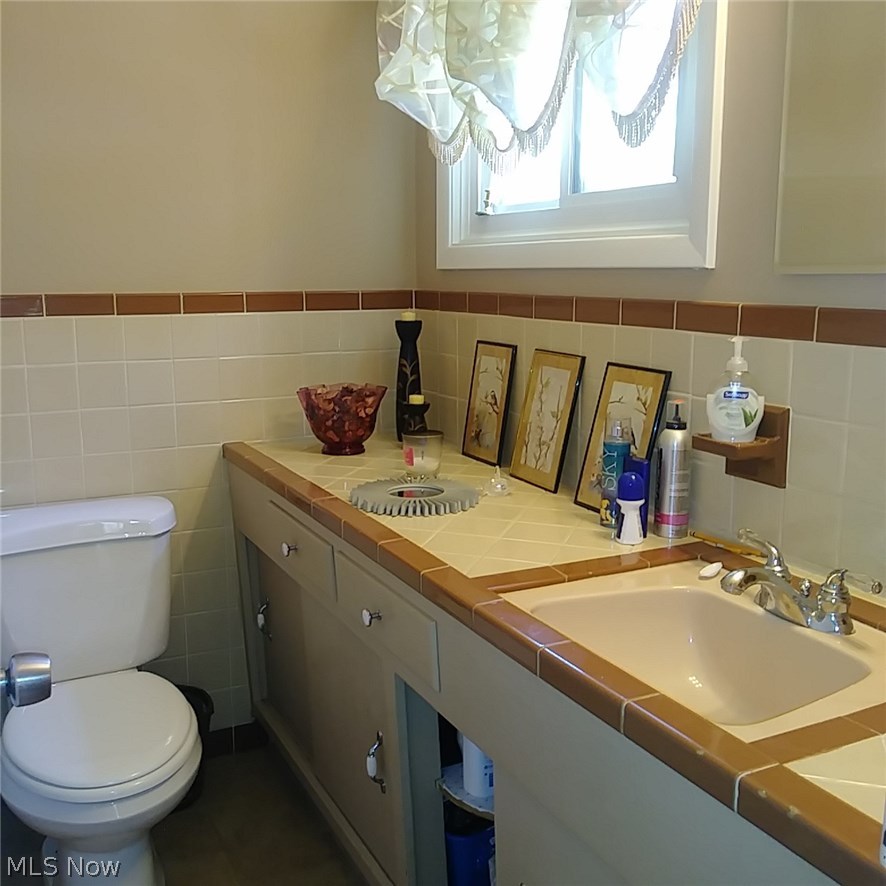 4927 South Sedgewick Road Cleveland, OH 44124 - Photo 9 of 13 Gallery Image 9