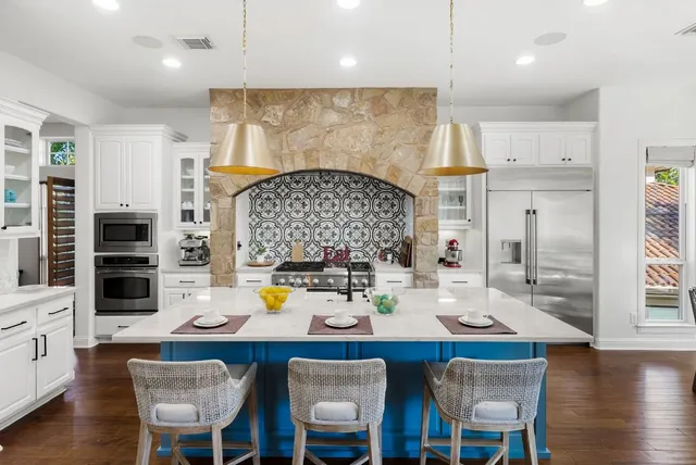 $2,000,000 | 1932 Wimberly Lane, Austin, TX 78735