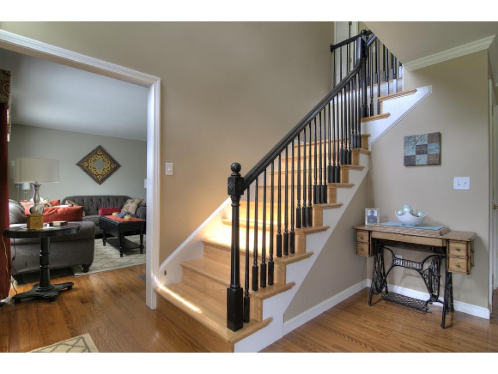 868 Bryant Road Manchester, NH 03109 - Photo 2 of 27