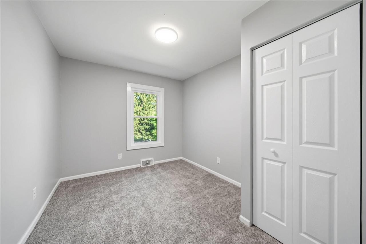 317 Lockwood Street Jackson, MI 49203 - Photo 13 of 32