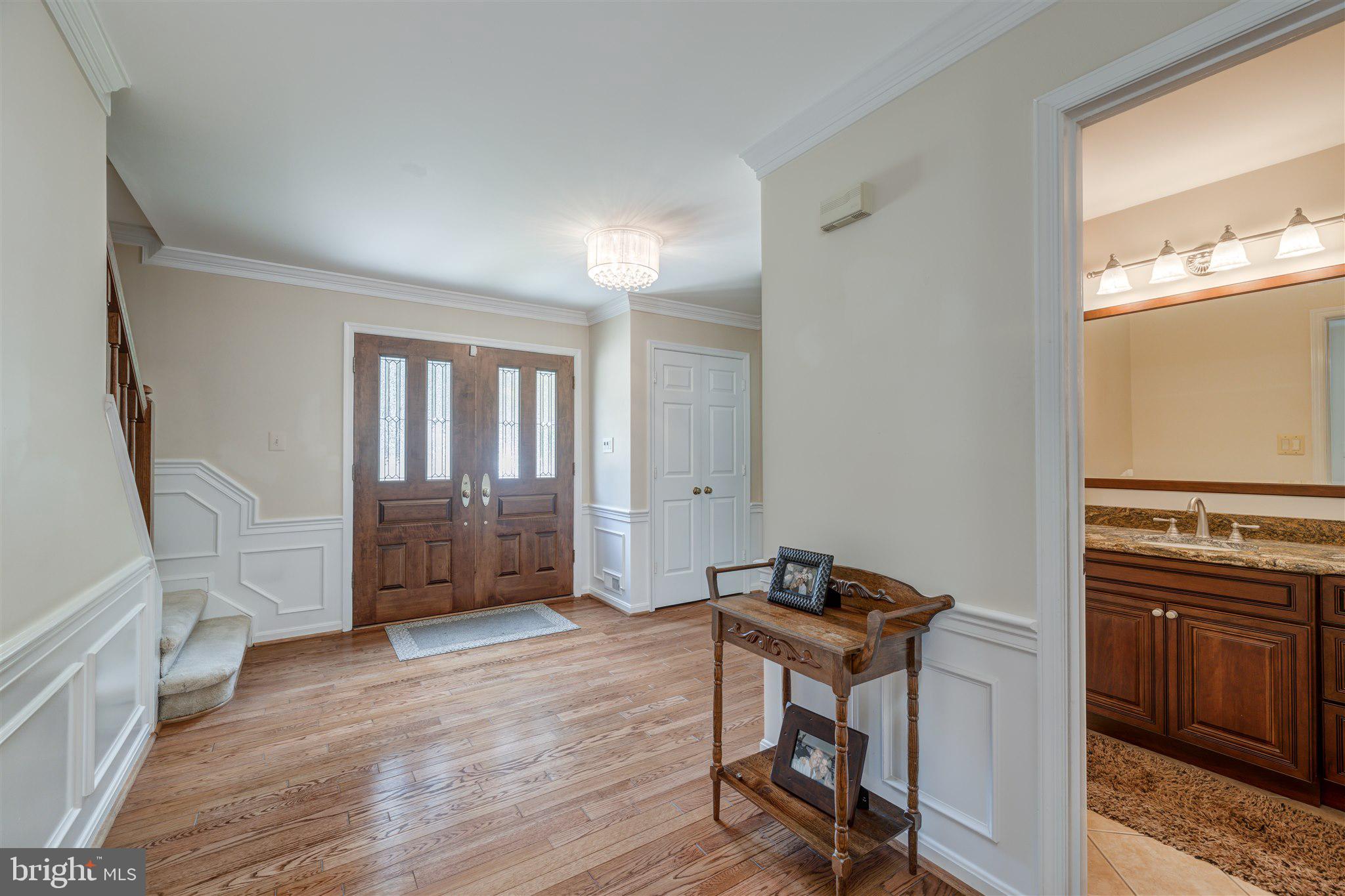 9136 Scott Street Springfield, VA 22153 - Photo 5 of 73 Entryway