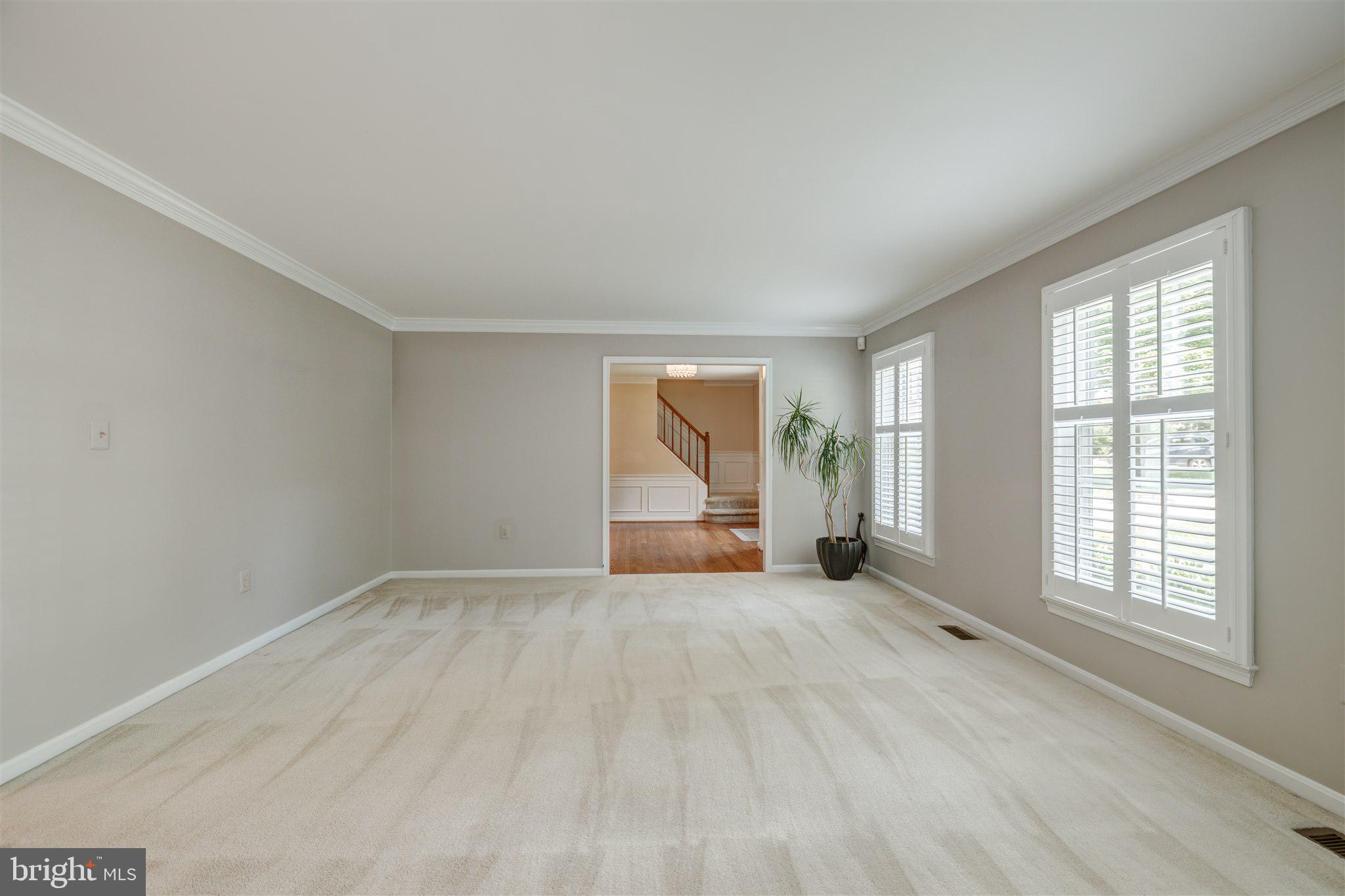 9136 Scott Street Springfield, VA 22153 - Photo 10 of 73 Living Room