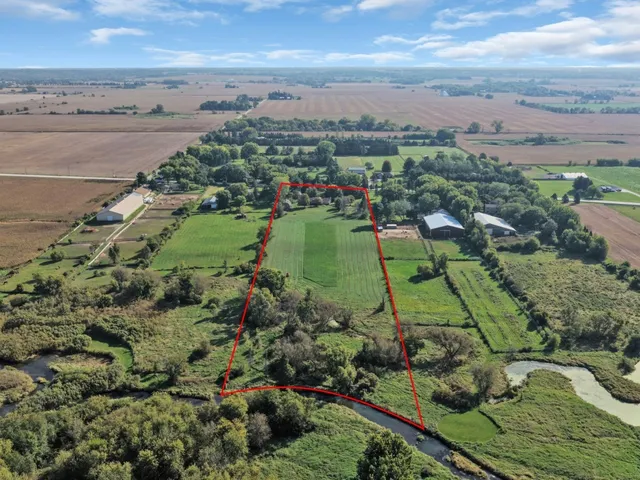 a picture of a field