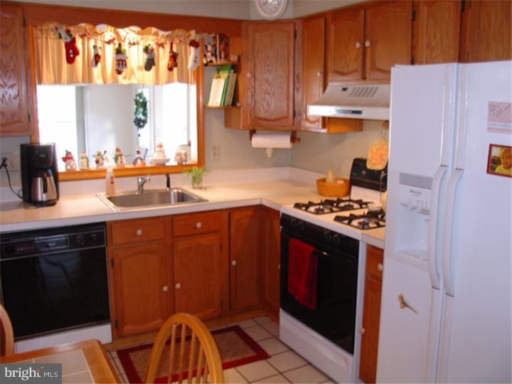 415 Preston Road Cherry Hill, NJ 08034 - Photo 4 of 25 Kitchen