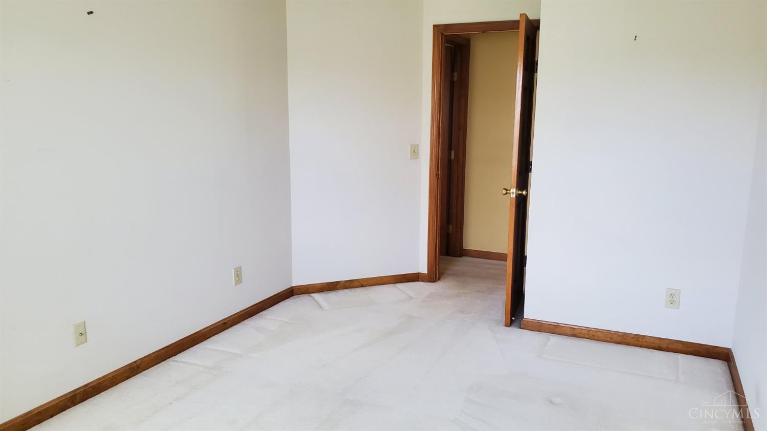 4331 Regency Ridge Court, Unit 106 Cincinnati, OH 45248 - Photo 32 of 52 Gallery Image 32
