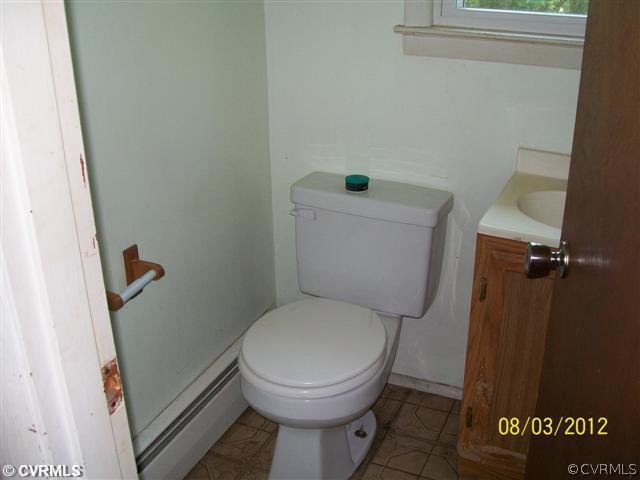 7920 North Courthouse Road New Kent, VA 23124 - Photo 5 of 10 Bathroom - bathroom