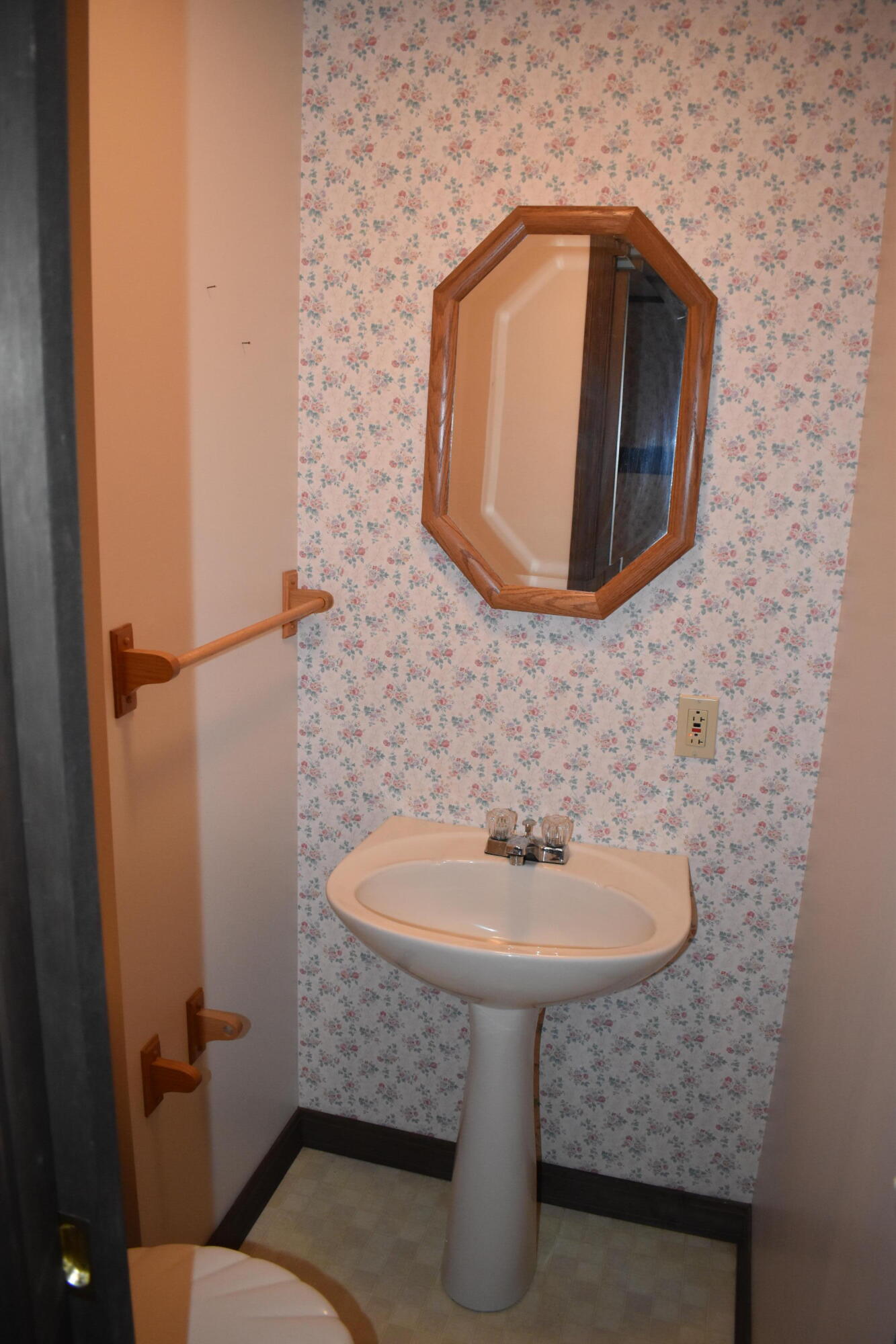 708 Lee Road Lincoln, ME 04457 - Photo 18 of 31 DSC_0019