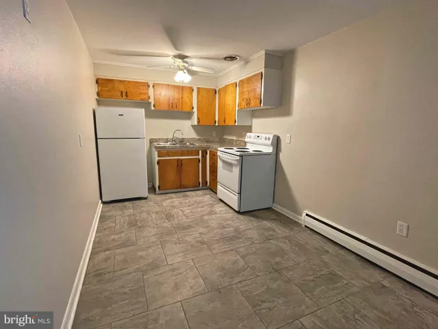a view of utility room with washer and dryer