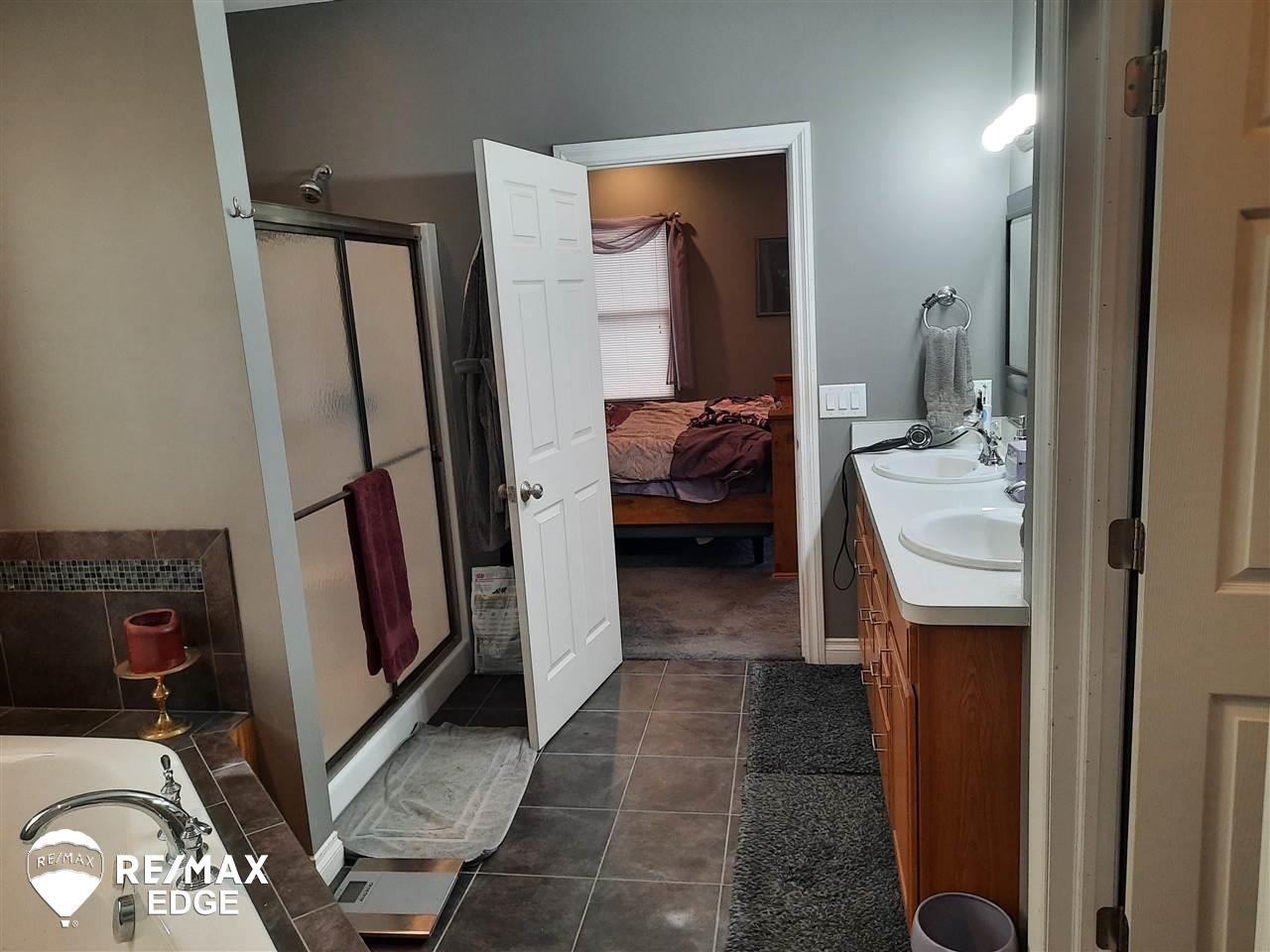 6503 North Oak Road Davison, MI 48423 - Photo 36 of 57 50060438-35.JPG