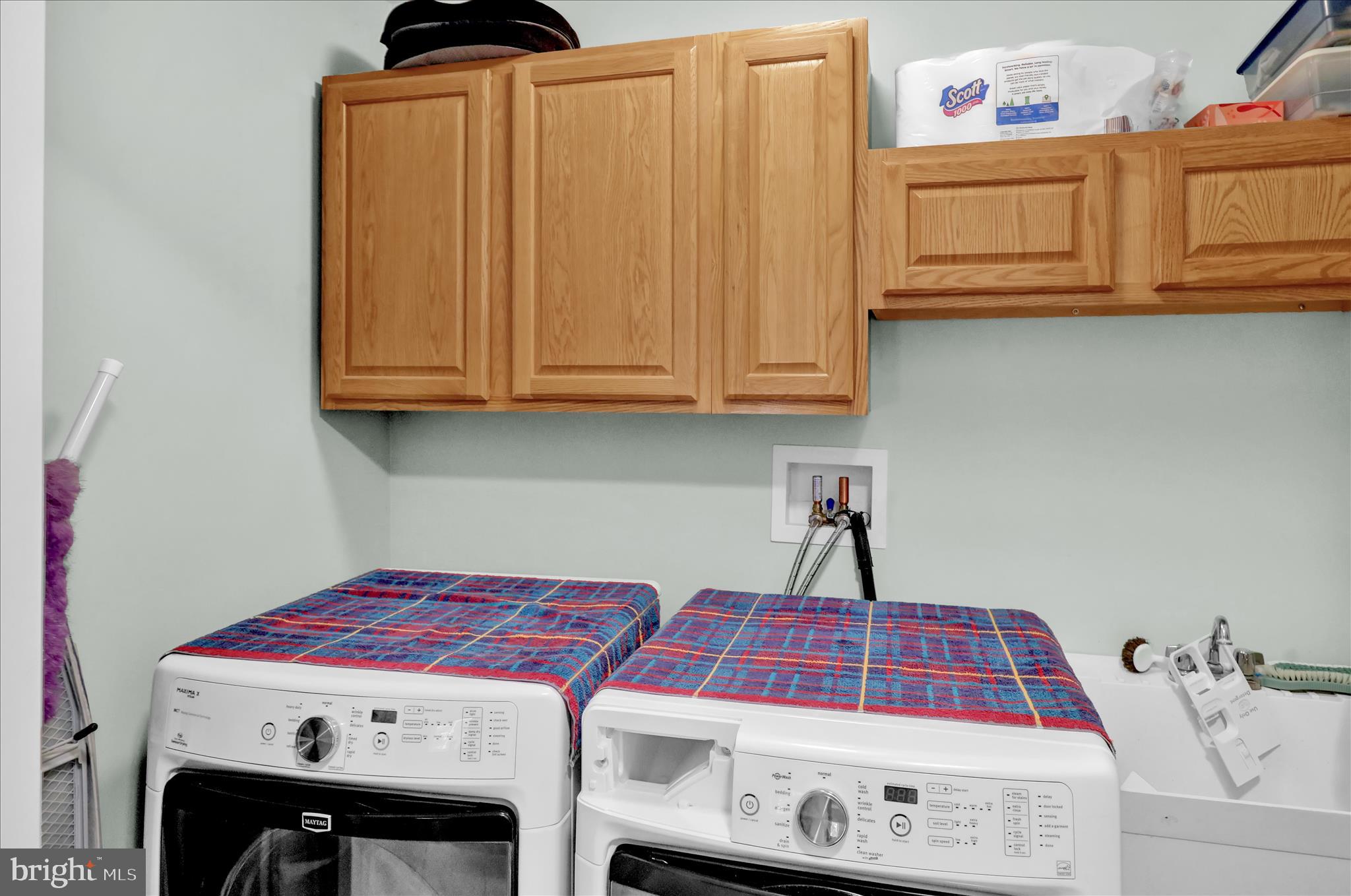110 South Cacoosing Drive Reading, PA 19608 - Photo 17 of 32 a kitchen with a cabinets and appliances