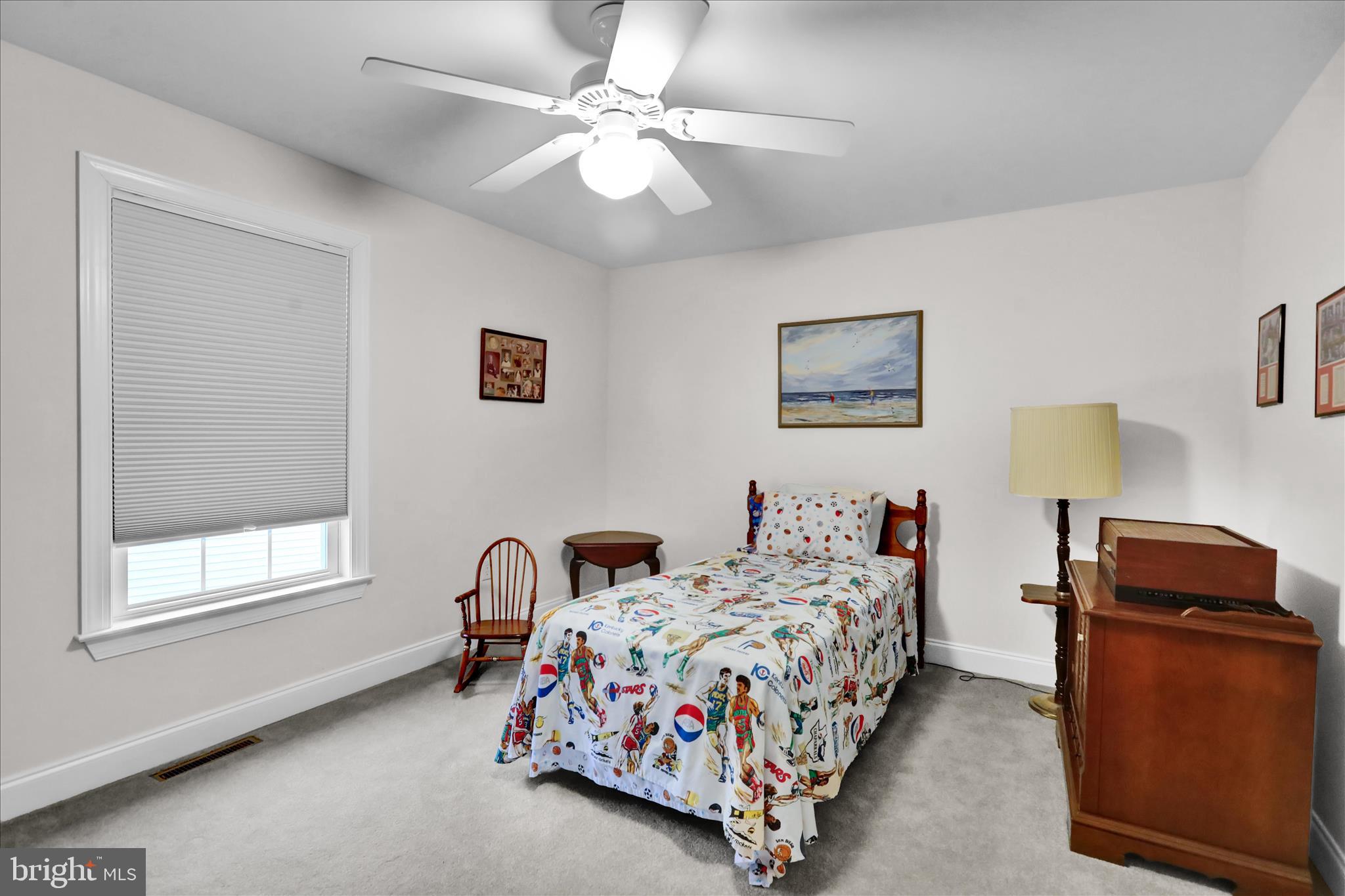 110 South Cacoosing Drive Reading, PA 19608 - Photo 26 of 32 a bedroom with two beds and a window