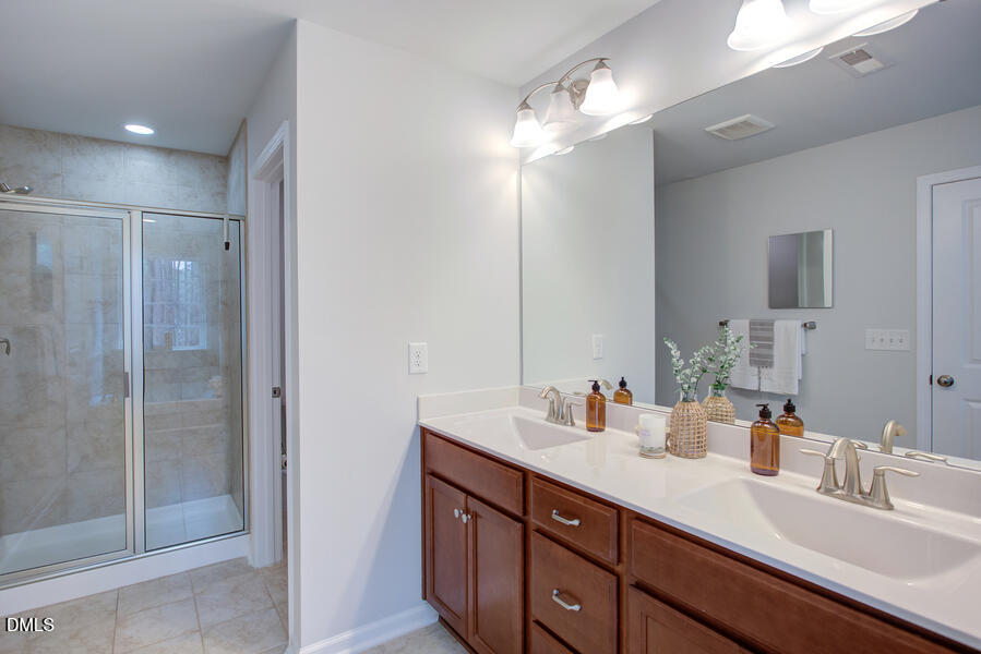 1136 Southpoint Trail Durham, NC 27713 - Photo 26 of 35 Primary Bath