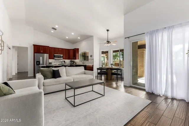 $610,000 | 3711 East Goldfinch Gate Lane, Phoenix, AZ 85044