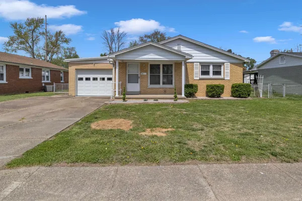 $169,900 | 1145 East Water Street, Mount Vernon, IN 47620