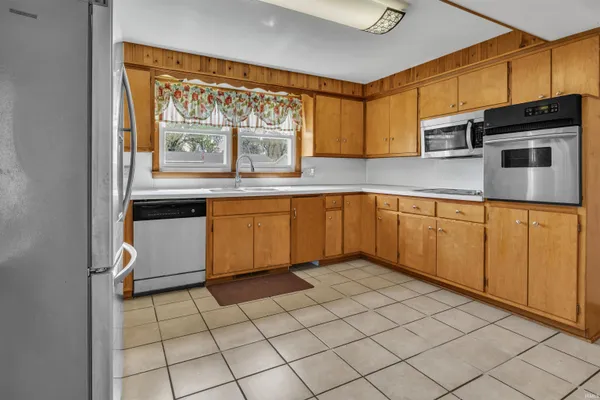 $169,900 | 1145 East Water Street, Mount Vernon, IN 47620