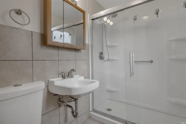 $169,900 | 1145 East Water Street, Mount Vernon, IN 47620