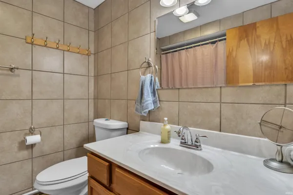 $169,900 | 1145 East Water Street, Mount Vernon, IN 47620