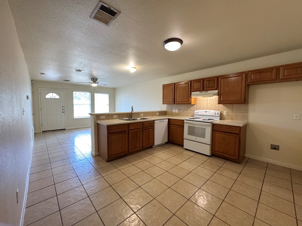 7309 Ritchie Drive Austin, TX 78724 - Photo 10 of 40 Gallery Image 10