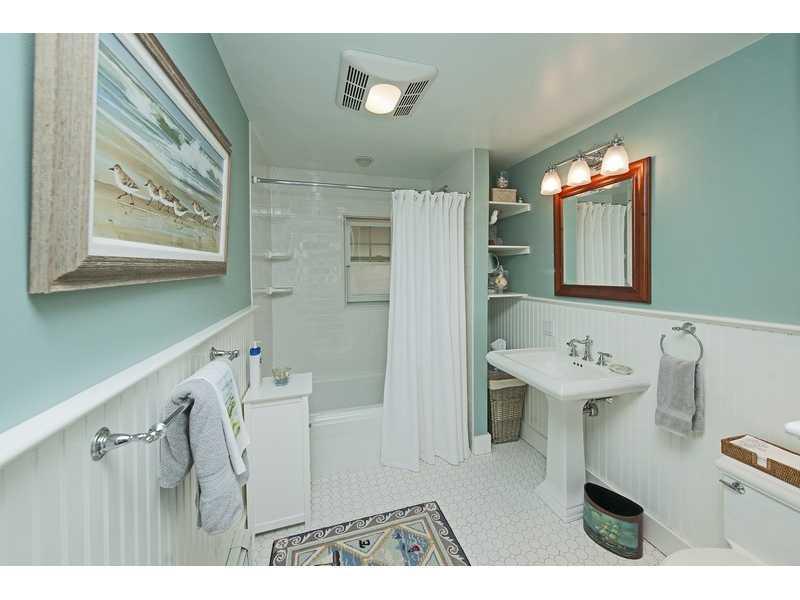6 Goodwin Road Kittery, ME 03905 - Photo 15 of 20 Bathroom. A clean and stylish full bath.