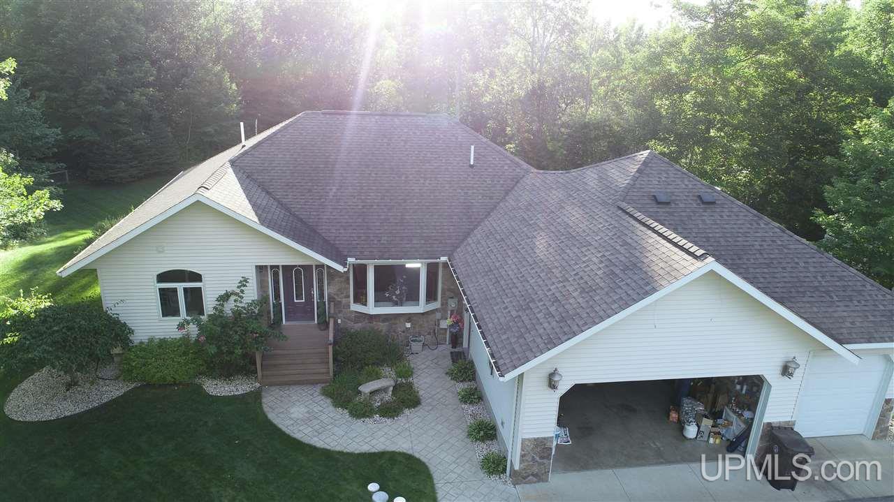 154 Lakeside Road Manistique, MI 49854 - Photo 1 of 55 Gallery Image 1