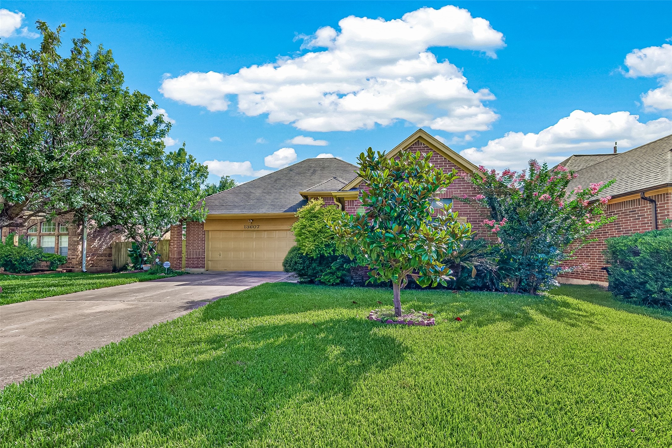 13607 Sable Lane Houston, TX 77014 - Photo 2 of 46