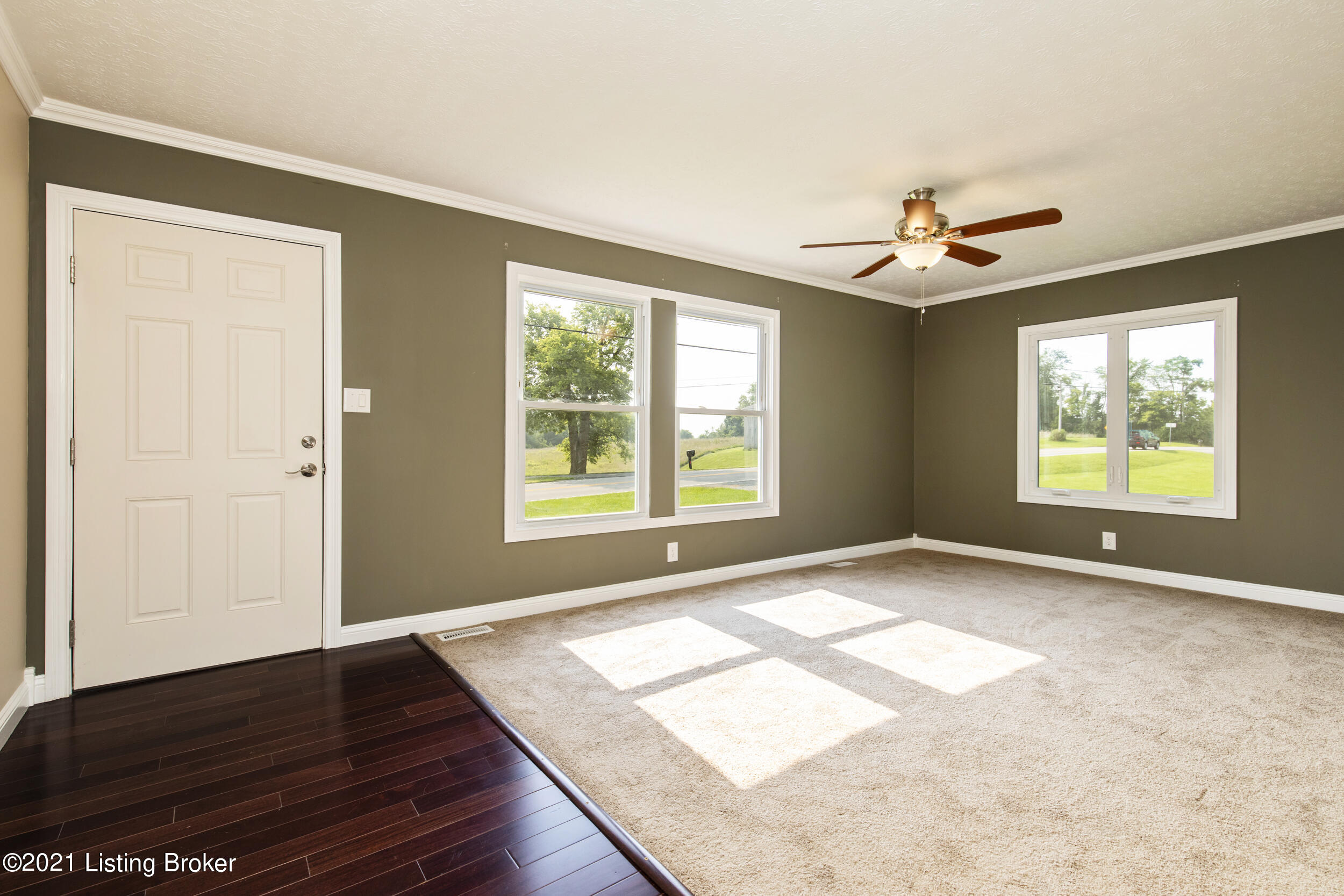 635 Brownsboro Road Pendleton, KY 40055 - Photo 4 of 28 4-living room