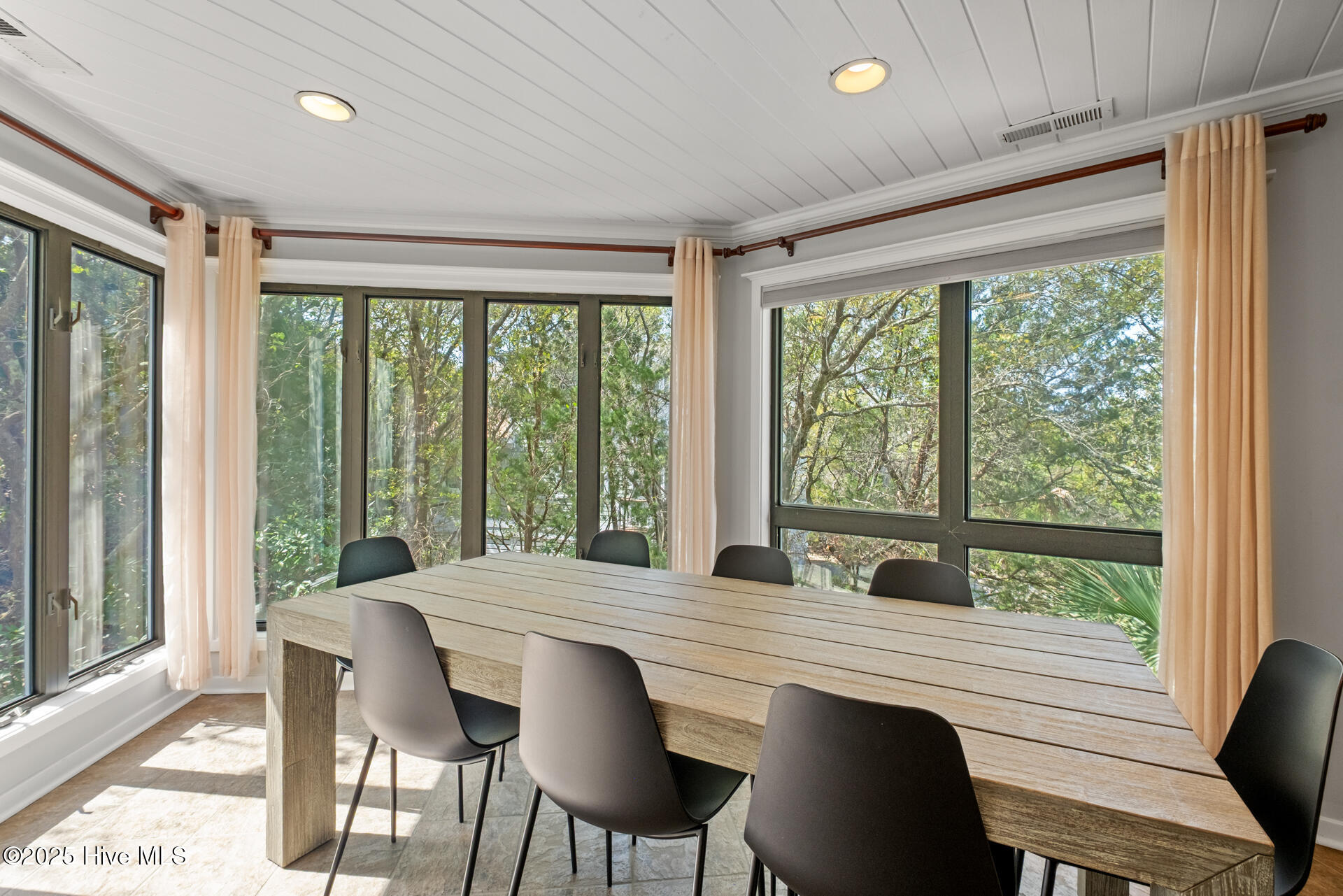 8 Racerunner Court Bald Head Island, NC 28461 - Photo 14 of 45 Full lighting in the Dining Room