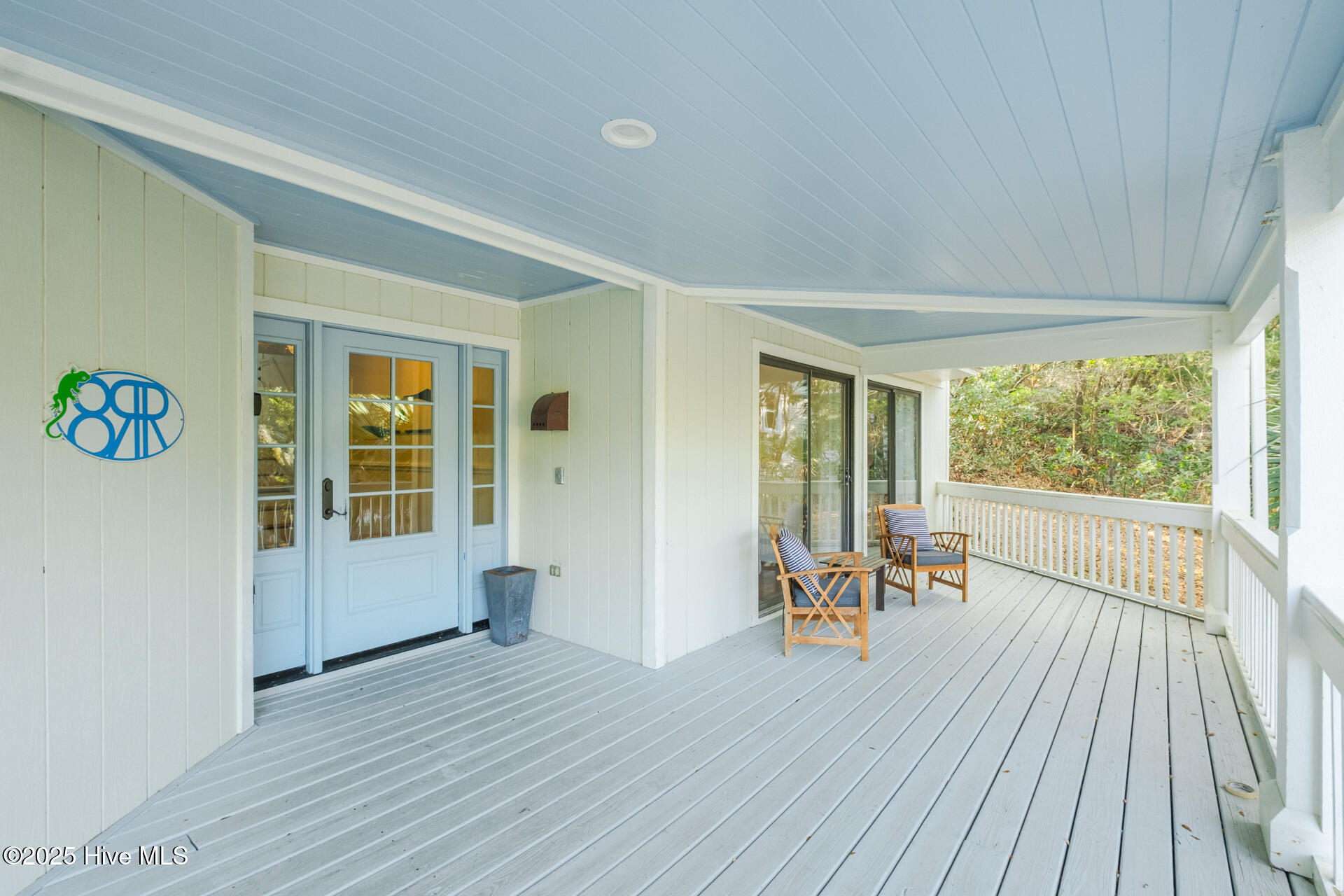 8 Racerunner Court Bald Head Island, NC 28461 - Photo 2 of 45 LARGE COVERED FRONT PORCH