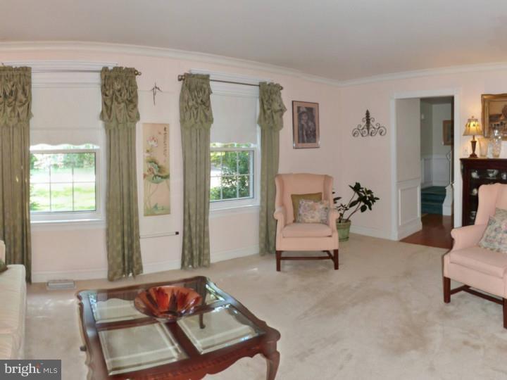 880 Herman Road Horsham, PA 19044 - Photo 4 of 25 Gallery Image 4